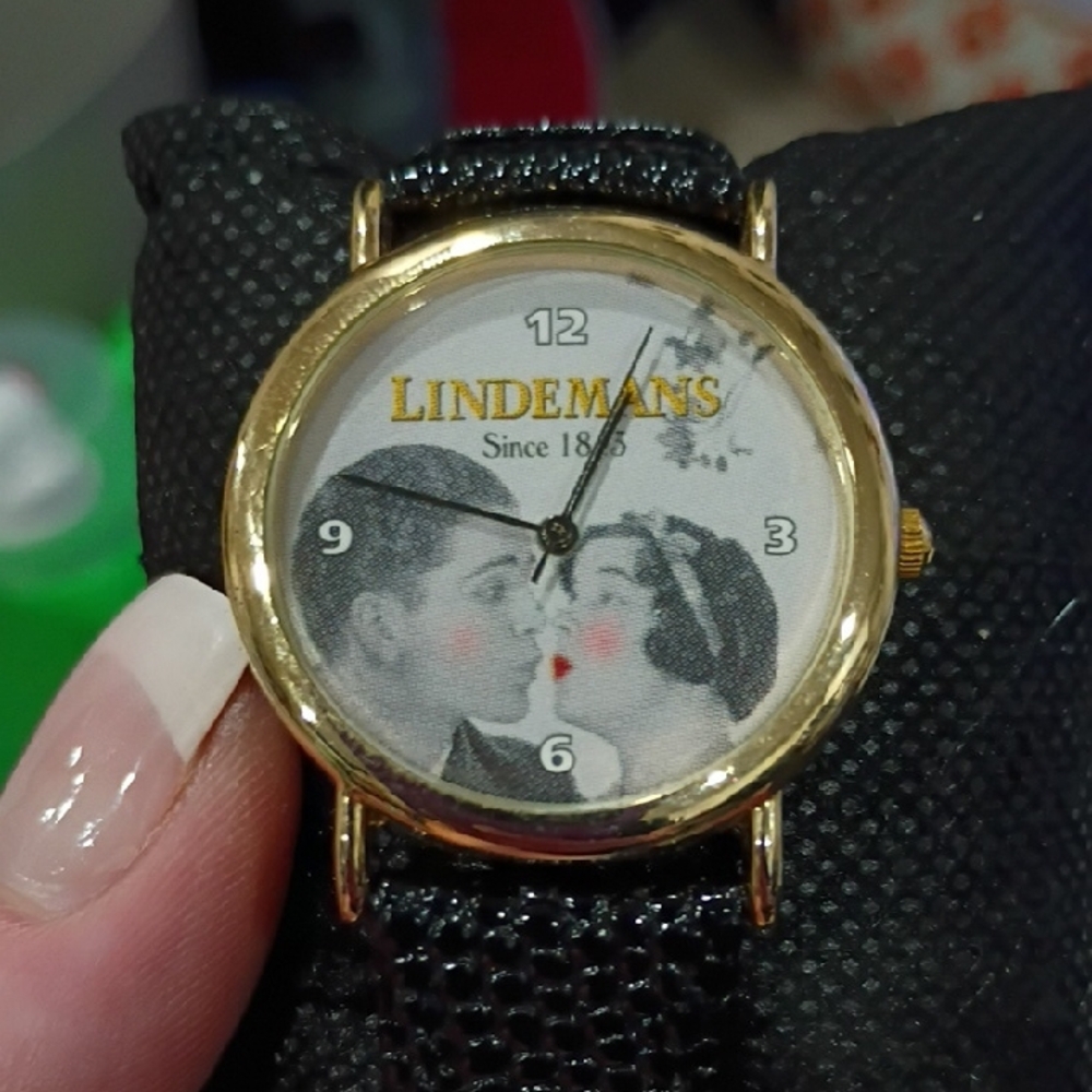 Source Unknown Gold and Black Vintage-Inspired Watch